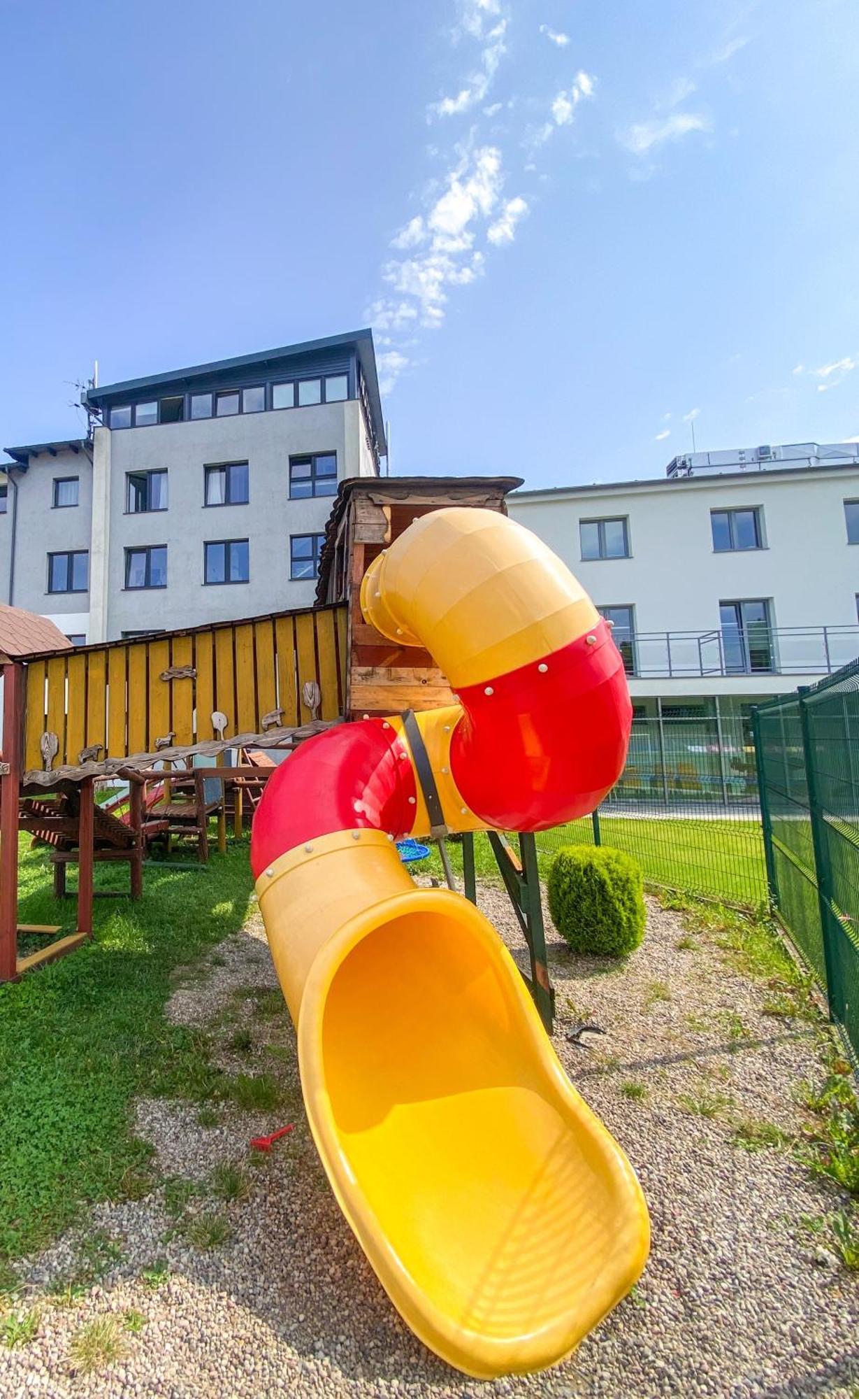 Hotel Milosz Restauracja, Basen Dla Dzieci, Sala Zabaw, Silownia Kartuzy Exterior photo